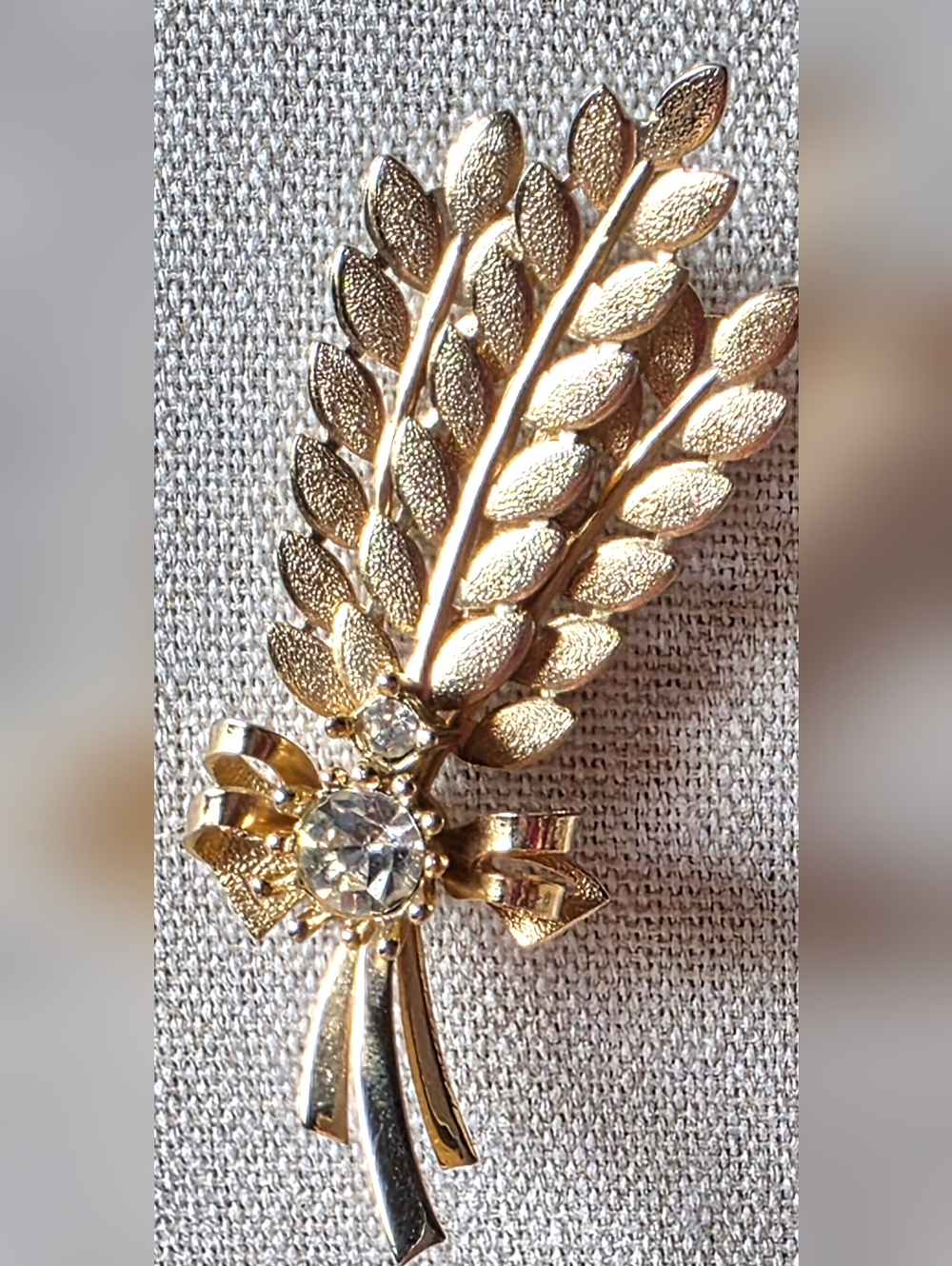 Vintage Sarah Coventry Brooch/pin. 1970s jewelry.